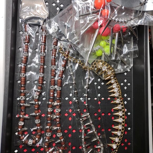 Lot Of Spike Necklaces And Earrings CDK14 - Picture 4 of 9